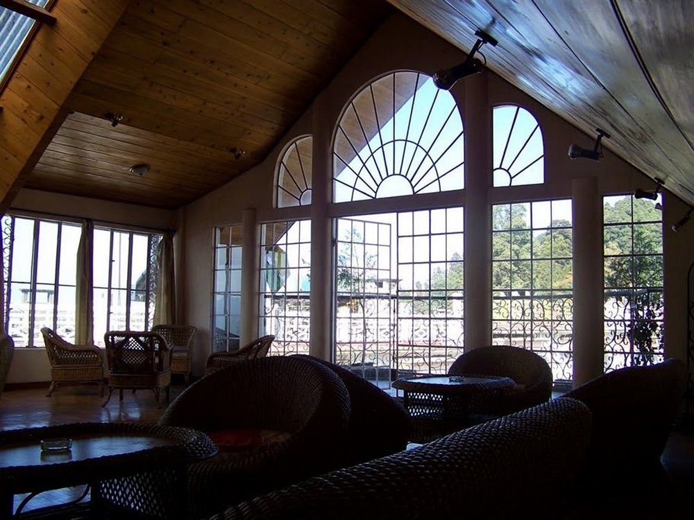 Old - Main Bellevue Heritage Hotel 다르질링 외부 사진