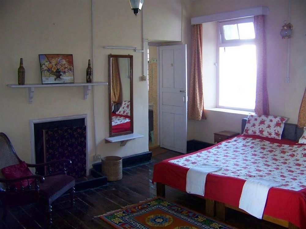 Old - Main Bellevue Heritage Hotel 다르질링 외부 사진
