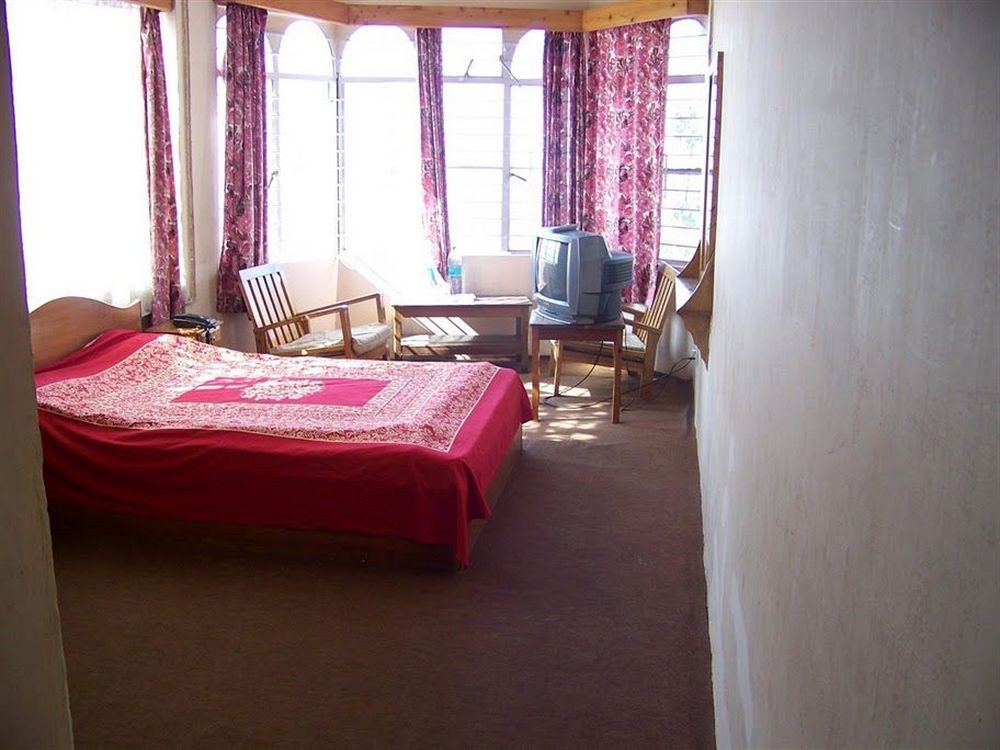 Old - Main Bellevue Heritage Hotel 다르질링 외부 사진