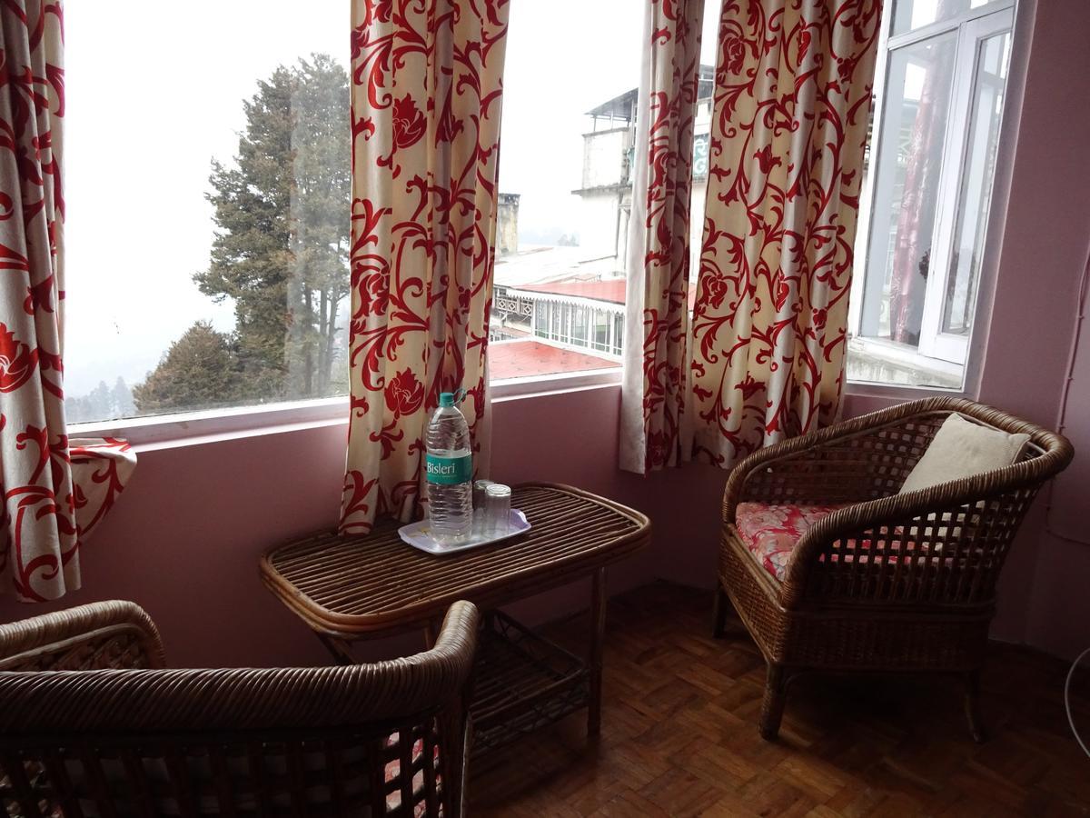 Old - Main Bellevue Heritage Hotel 다르질링 외부 사진